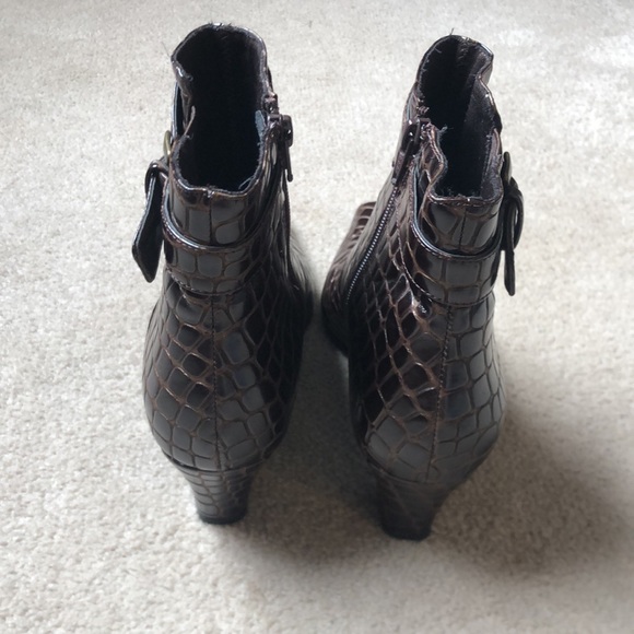 Brown zip heeled boots - Picture 4 of 6